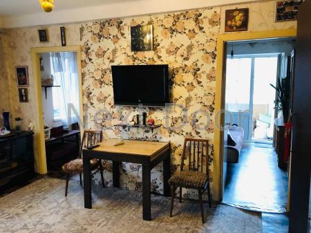 Продам 4-кімнатну квартиру