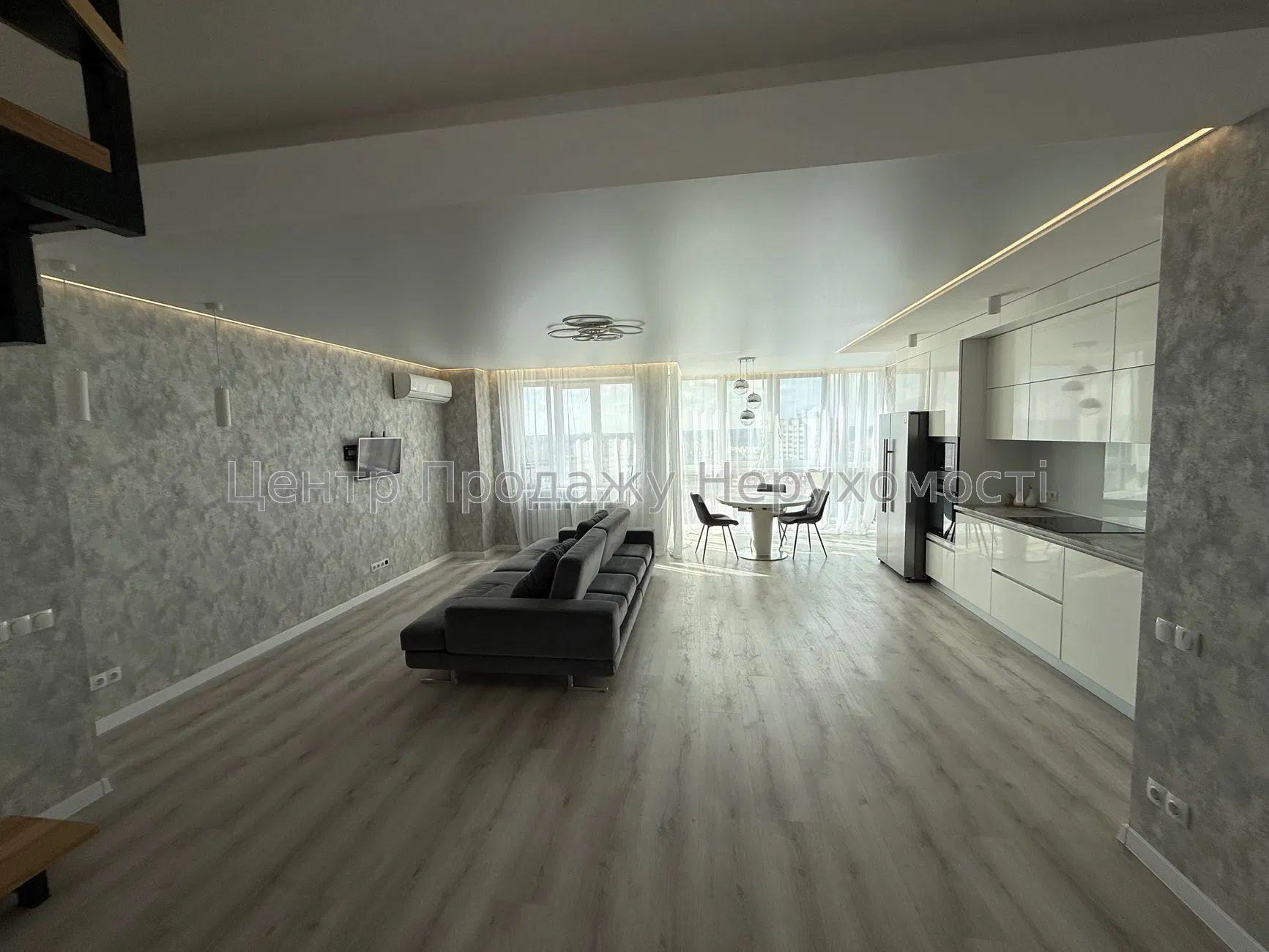 Фото Продаж 3-кімнатної квартири в ЖК 