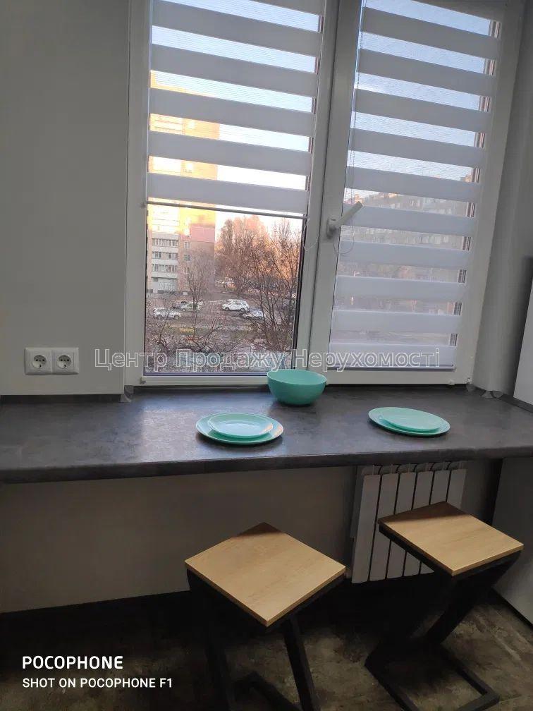 Фото R8 Продам 1 к квартиру з ремонтом в районі ст.метро Спортивна6