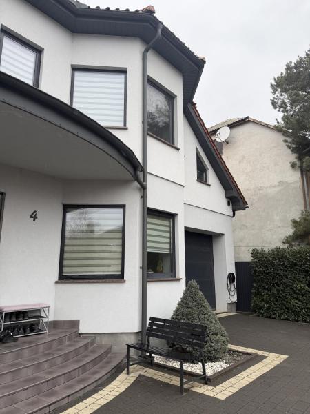 Продам 2-поверховий будинок