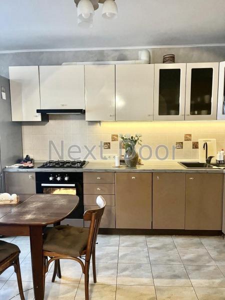 Продам 4-кімнатну квартиру