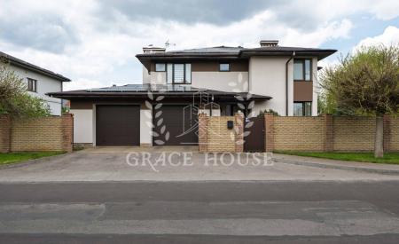 Продам 3-поверховий будинок