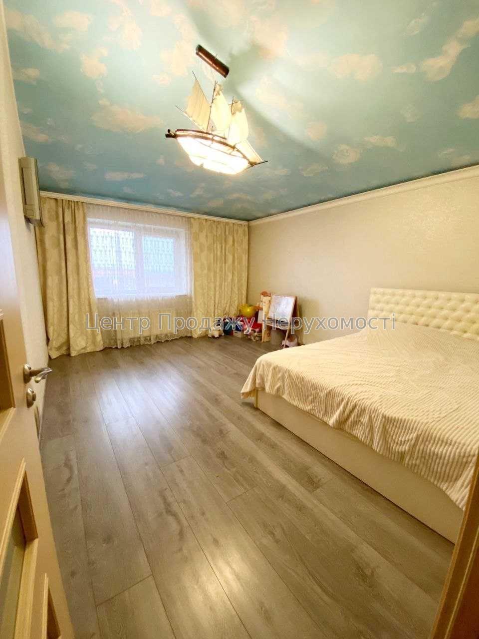 Фото Продам 2-к квартиру в ЖК 