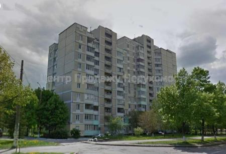 Продам 4-кімнатну квартиру