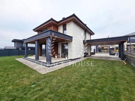 Продам 2-поверховий будинок