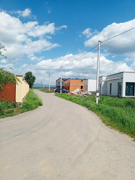 Продам 2-поверховий будинок