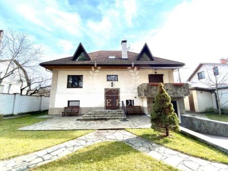 Продам 2-поверховий будинок
