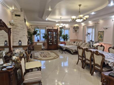 Сдам 3-этажный дом