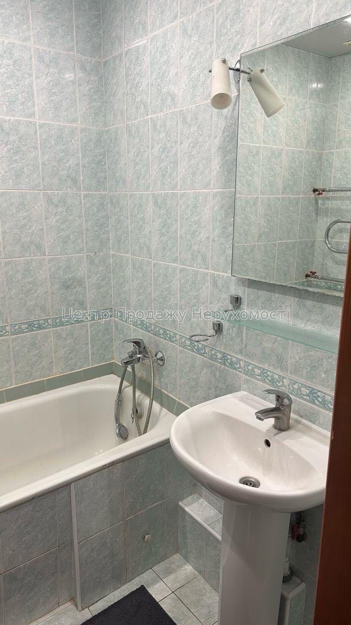 Фото 2кімн квартира з автономним опаленням біля метро8