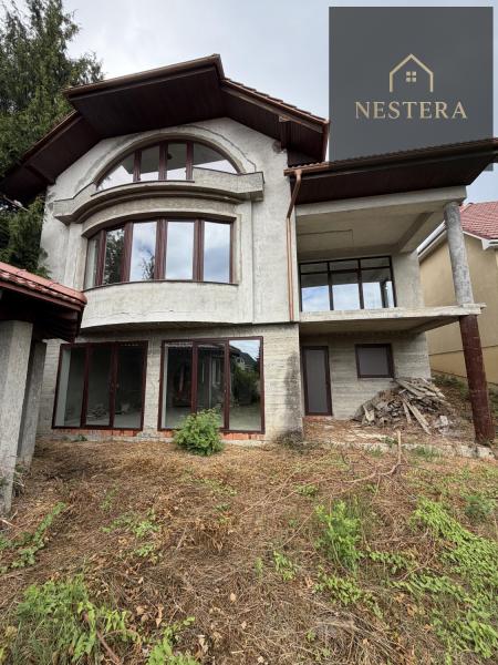 Продам 3-поверховий будинок