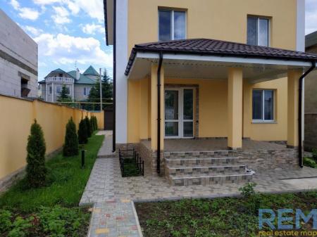 Продам 2-поверховий будинок