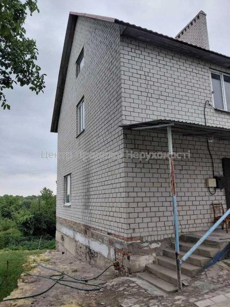 Продам частину 2-поверхового будинку