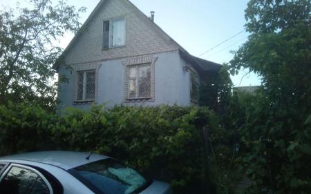 Продам 2-поверховий дачний будинок