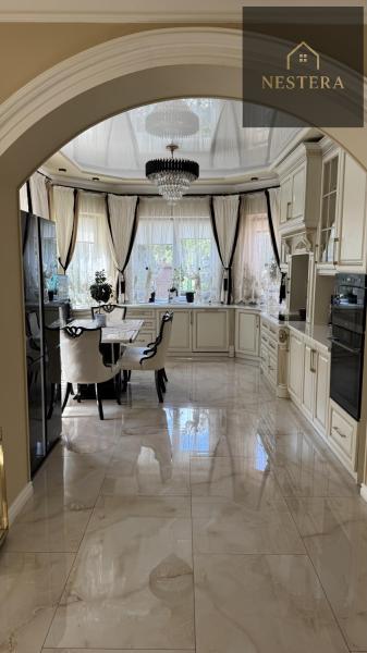 Продам 2-поверховий будинок