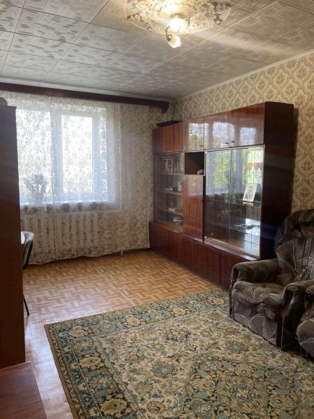 Продам 4-кімнатну квартиру