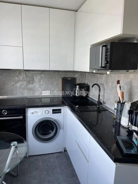 Продам 3-кімнатну квартиру