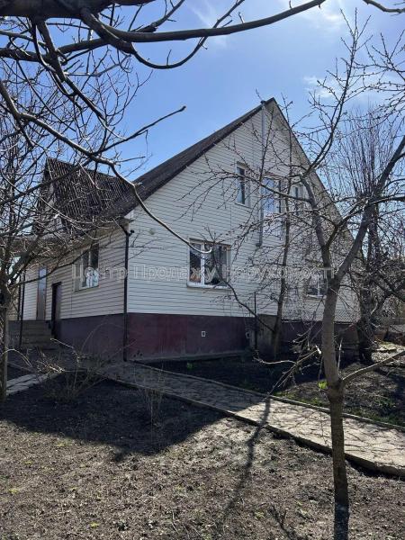 Продам 2-этажный дом