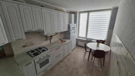 Продам 2-комнатную квартиру, ЖК Белый Шоколад. Center