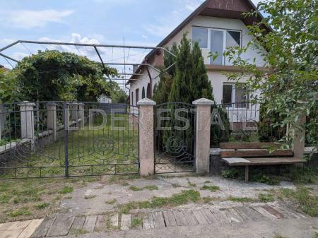 Продам 2-поверховий будинок