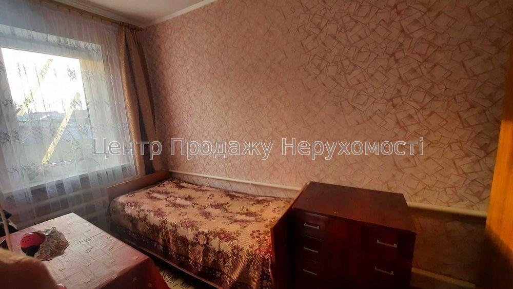 Фото Затишний будинок зі зручностями та молодим садом1