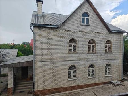 Продам 2-поверховий будинок