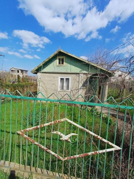 Продам участок с ветхим домом