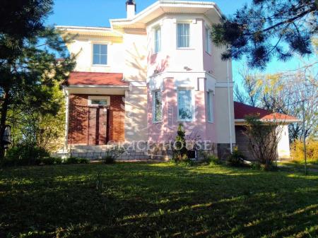 Продам 2-поверховий будинок