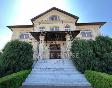 Продам 3-поверховий будинок