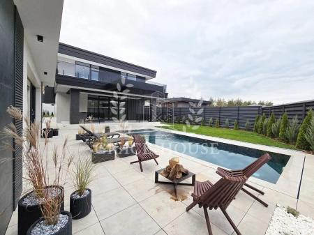 Продам 2-поверховий будинок