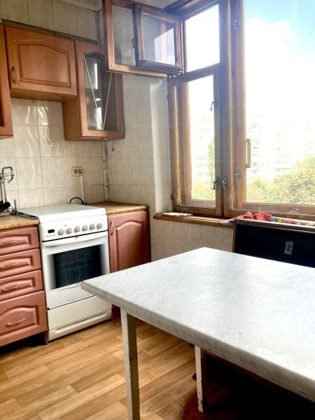 Продам 3-кімнатну квартиру