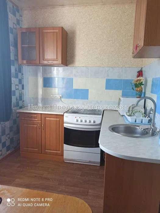 Фото Продається затишна 2-кімнатна квартира у доброму житловому стані.3