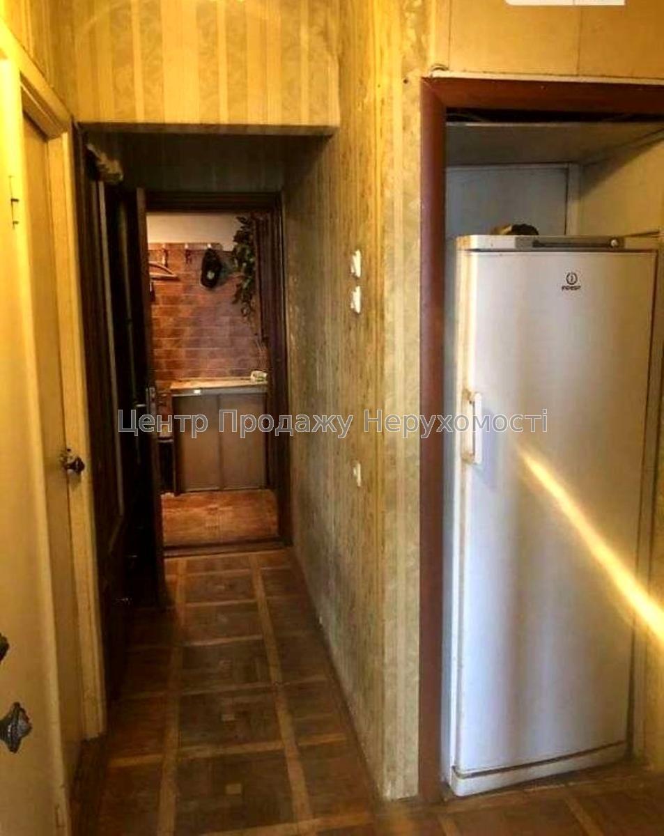 Фото Продам 2-кімнатну біля метро Сірець11