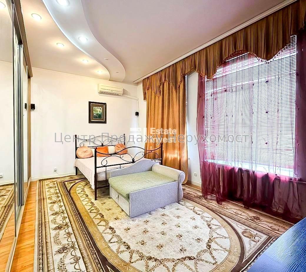 Фото Продам 3 кімн. квартиру на вул. Євгена Котляра4