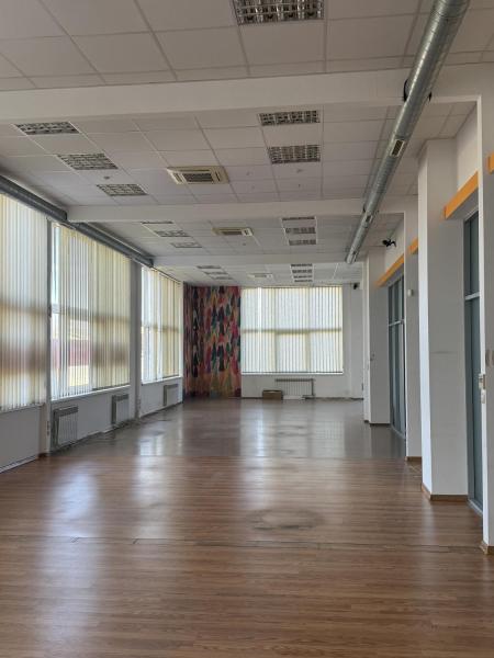 Продам офісне приміщення