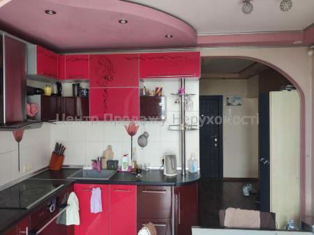 Продам 4-кімнатну квартиру