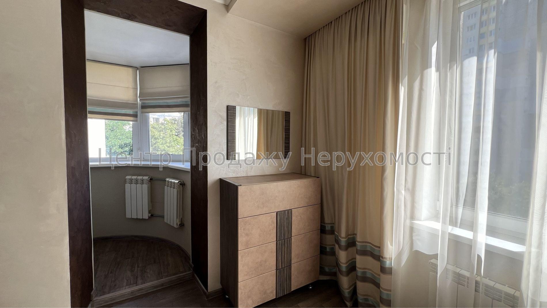 Фото Продаж 3-кімнатної квартири в Києві10
