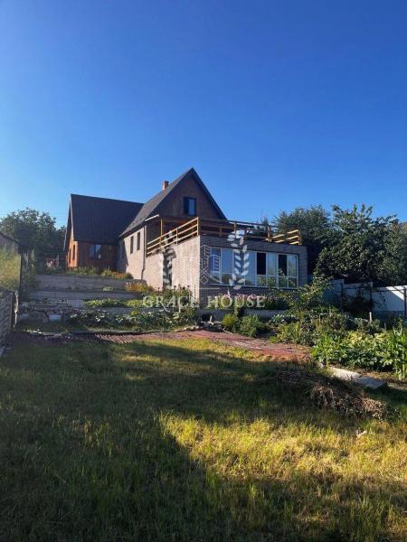 Продам 2-поверховий будинок