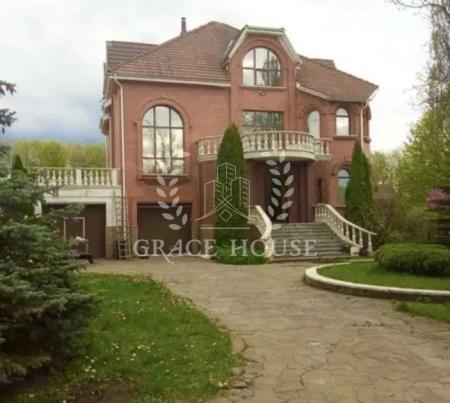 Здам 4-поверховий будинок