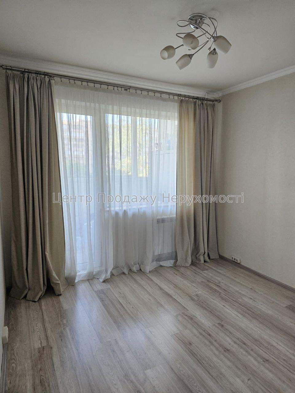 Фото Продаж 3-кімнатної квартири в Києві3