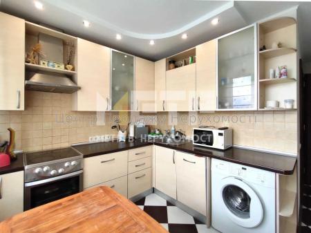 Продам 3-кімнатну квартиру