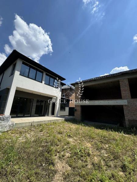 Продам 2-поверховий будинок