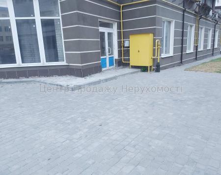 Продам офіс у багатоквартирному будинку