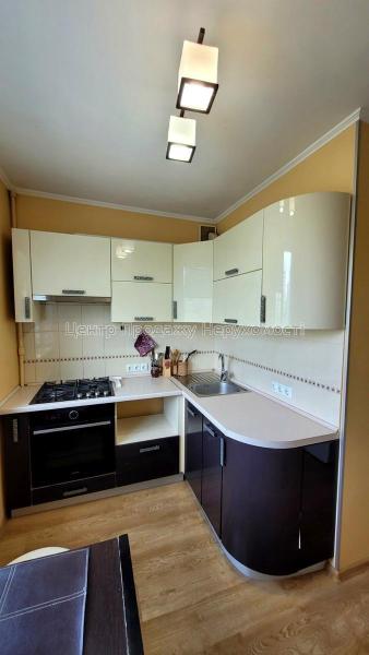 Продам 3-кімнатну квартиру