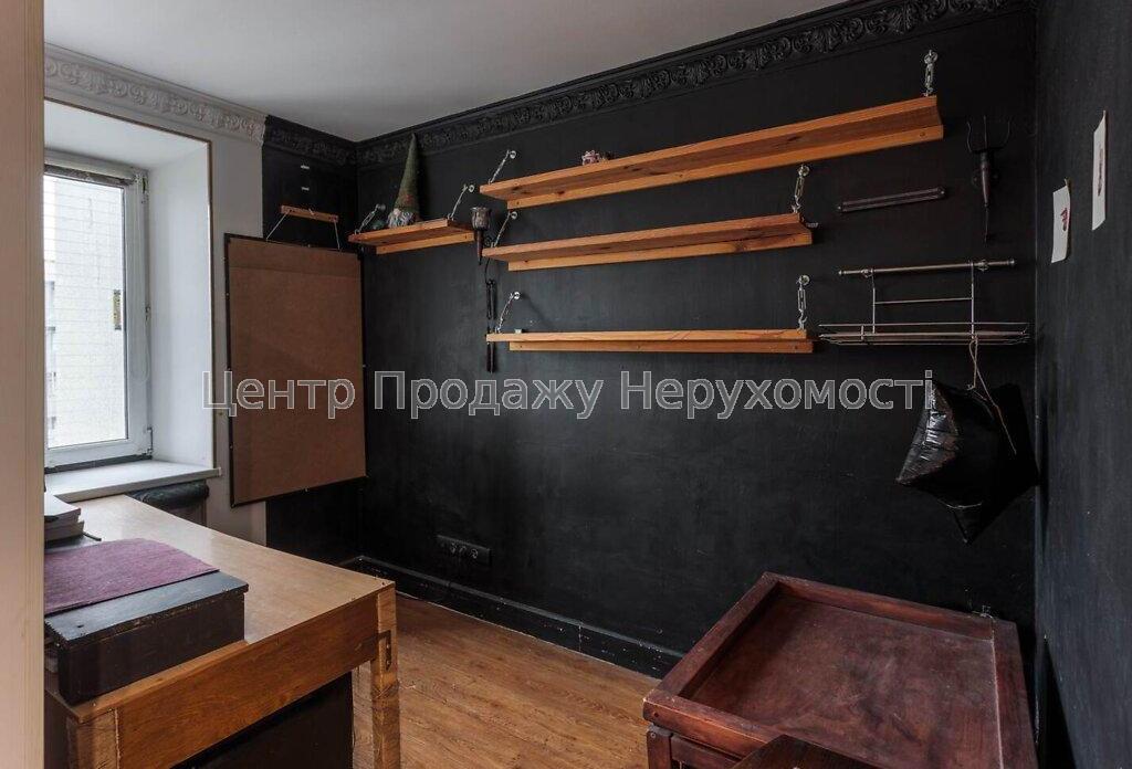 Фото Продаж великої квартири у Києві для любителів ВЕЛИКОГО IB8