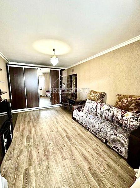 Продам 2-кімнатну квартиру