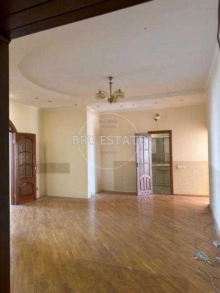 Продам 3-кімнатну квартиру