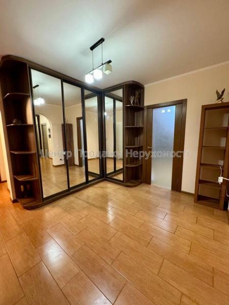 Продам 3-кімнатну квартиру