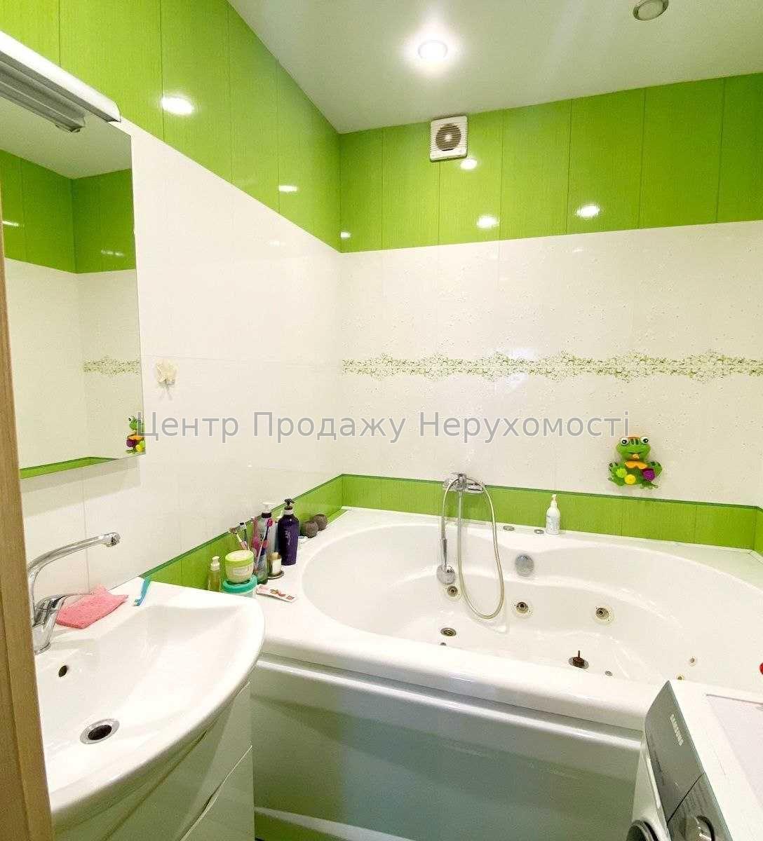 Фото Продам 2-к квартиру в ЖК 