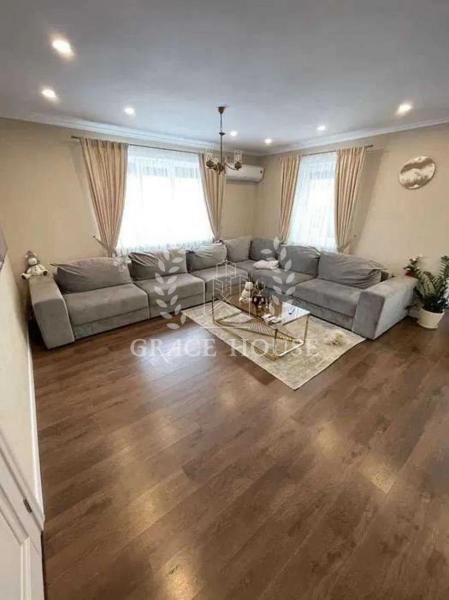 Продам 2-поверховий будинок