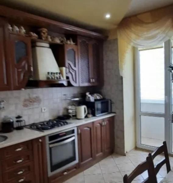 Продам 2-кімнатну квартиру